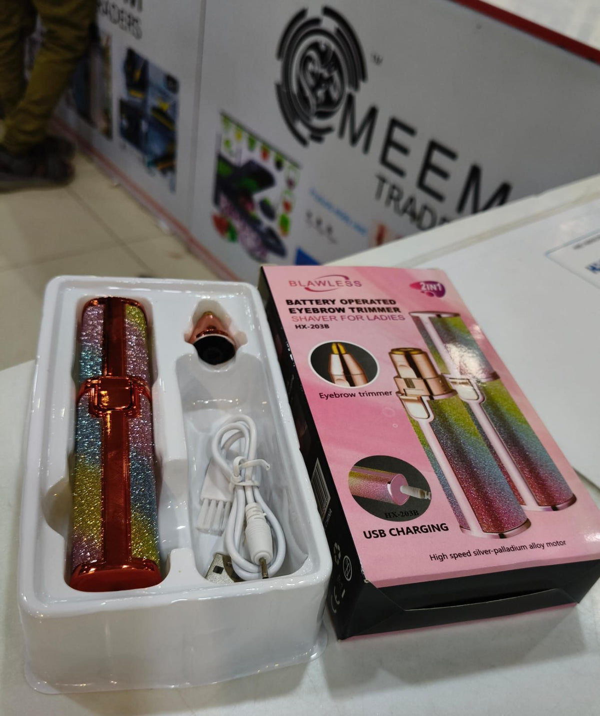 Flawless 2 In 1 Eyebrow Trimmer And Shaver - Designed For Hair Removal And Daily Beauty Routine